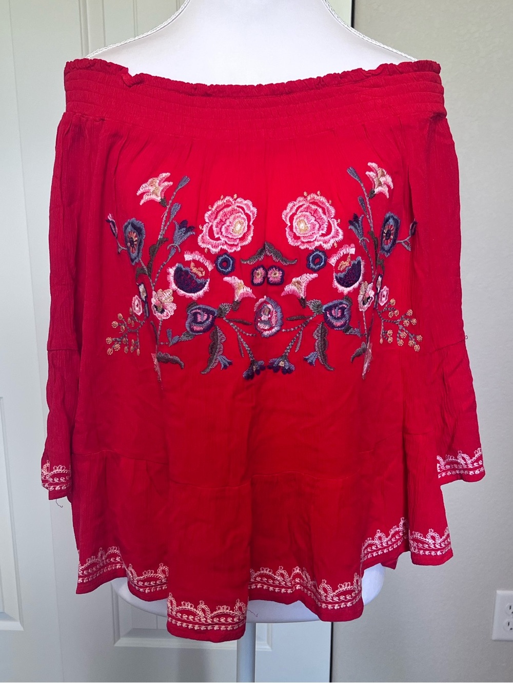 Embroidered Floral Smocked Off-Shoulder Top Sz Large